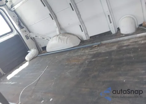 2016 Chevrolet Express 2500 Work Van z USA, uszkodzony, nr VIN 1GCWGAFF2G1162983